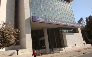 Hellenic Bank не продает страховые компании