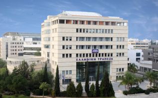 Hellenic Bank стал меньше зарабатывать