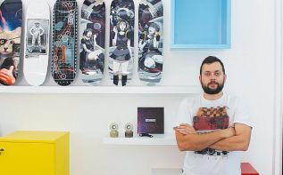 Андреас Хараламбус создатель скейтбордов Capsule